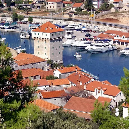 9443c * Marina